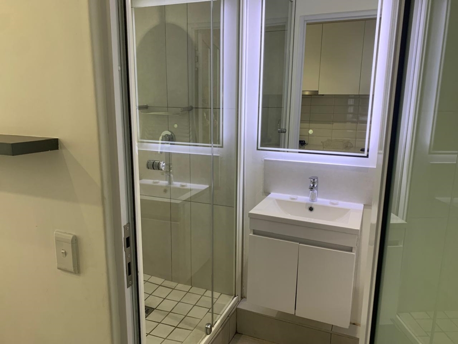 To Let 2 Bedroom Property for Rent in Woodstock Western Cape